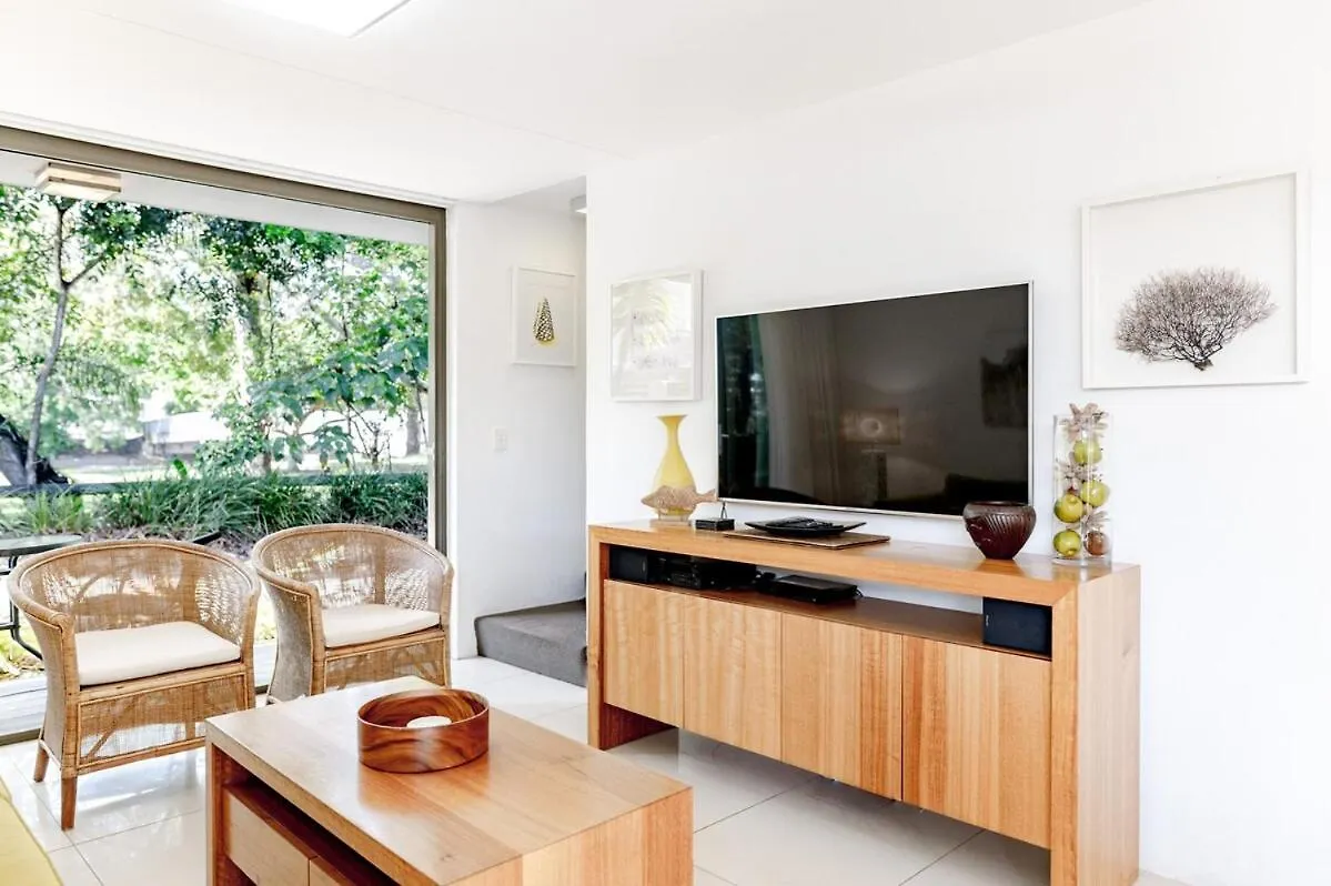 Villa Kananda, Beside Hastings St & Main Beach Noosa Heads