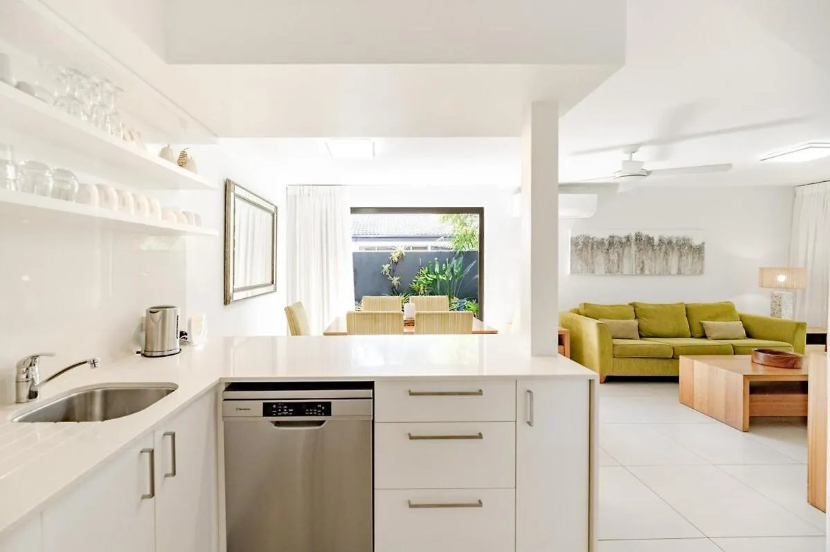 Villa Kananda, Beside Hastings St & Main Beach Noosa Heads