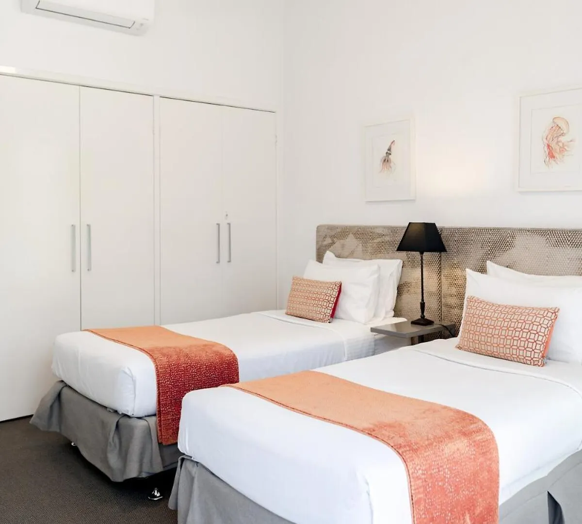 Villa Kananda, Beside Hastings St & Main Beach Noosa Heads Apartment